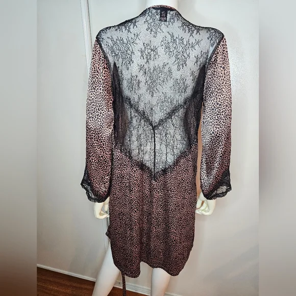 Victoria's Secret Wrap Peekaboo Leopard Print Satin Robe With Lace Size XS - Picture 6 of 14